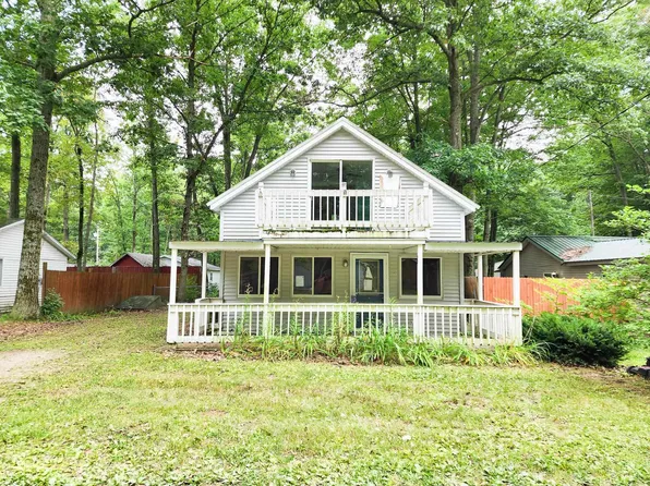 516 Ithaca St, Harrison, MI 48625