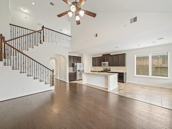 3rd image of 322 Lake Rim Dr