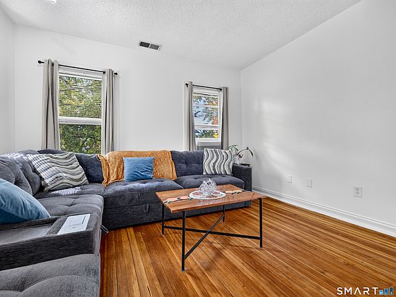 3rd image of 977 Townsend Avenue