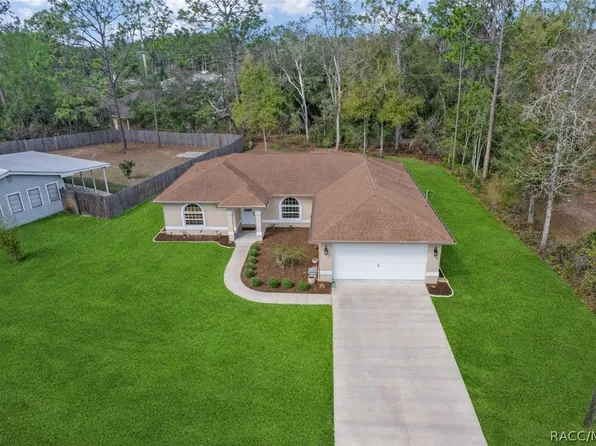 1295 W Sorrento Dr, Citrus Springs, FL 34434