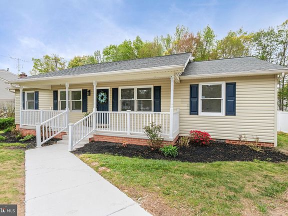 3rd image of 10722 Lovett Dr