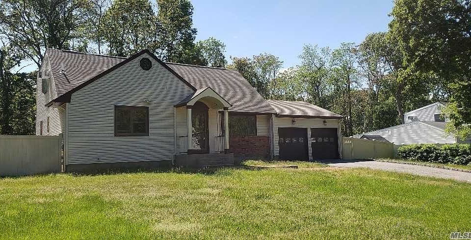1st image of 14 Sherry Ln