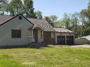 14 Sherry Ln, Selden, NY 11784