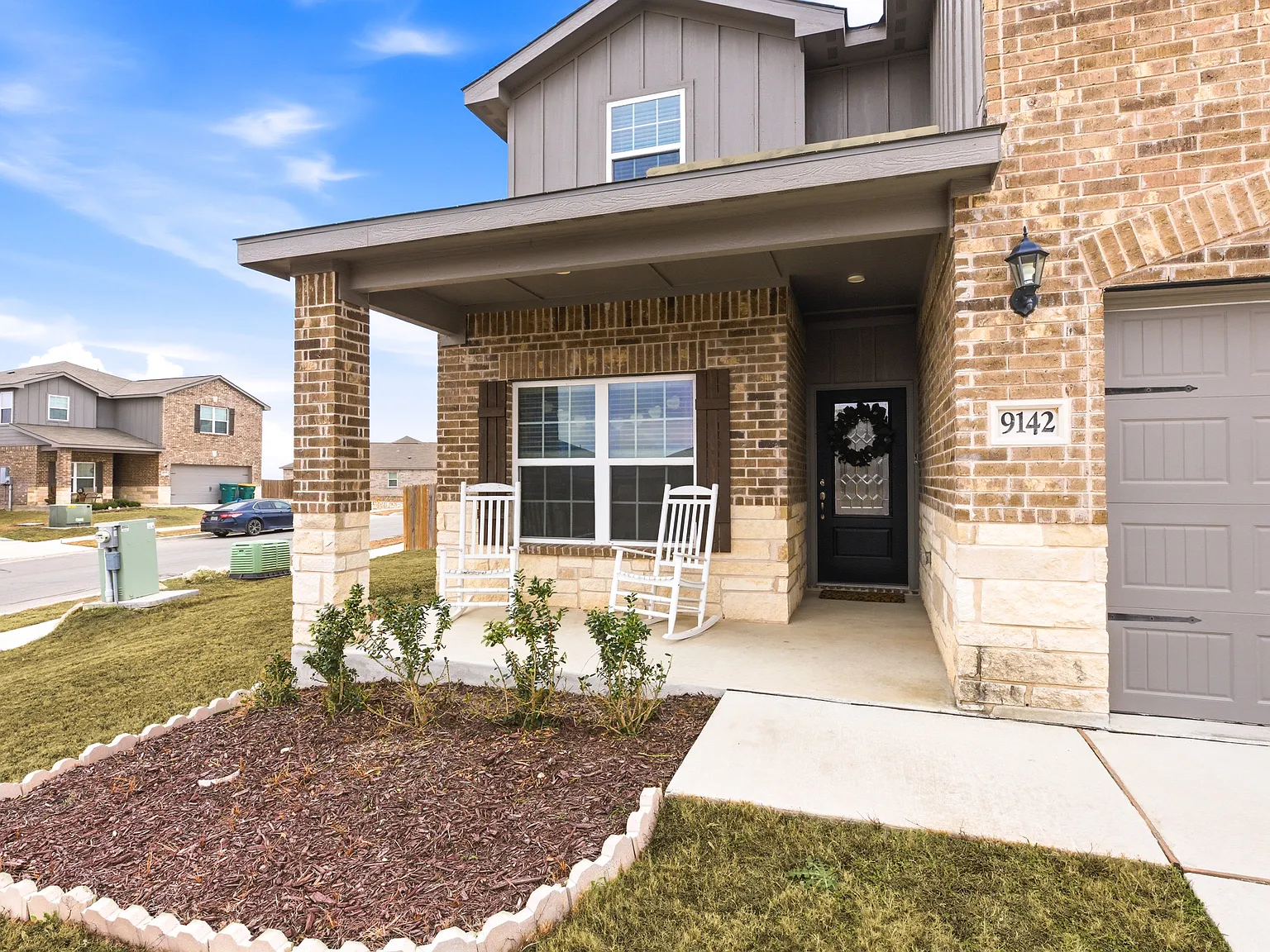 5 bed, 2544 sqft, $2,200 — Photo 3
