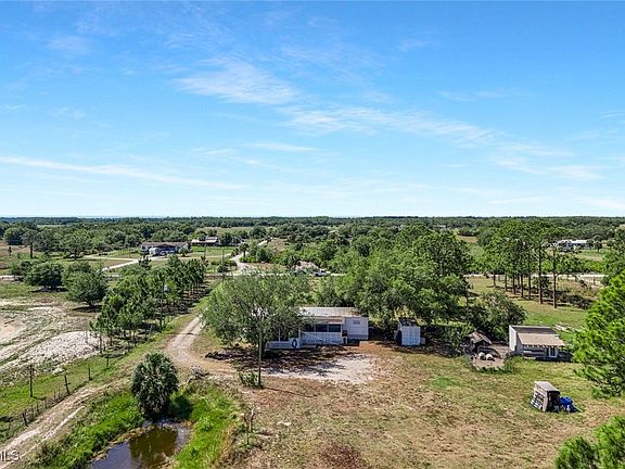 5th image of 23715 Tinas Ln
