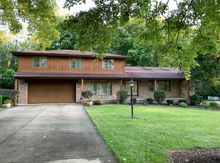 15 Navajo Trl, Girard, OH