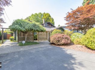 6668 Napier St, Burnaby, BC V5B 2C3