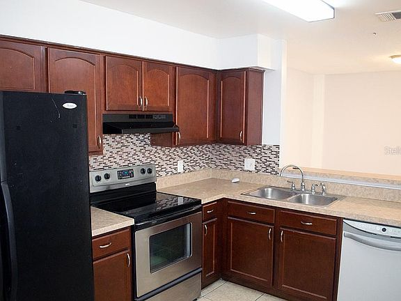 4th image of 11653 Thurston Way