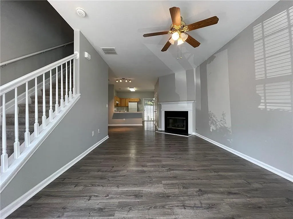 2 bed, 2.5 bath, 1296 sqft, $1,850 — Photo 1