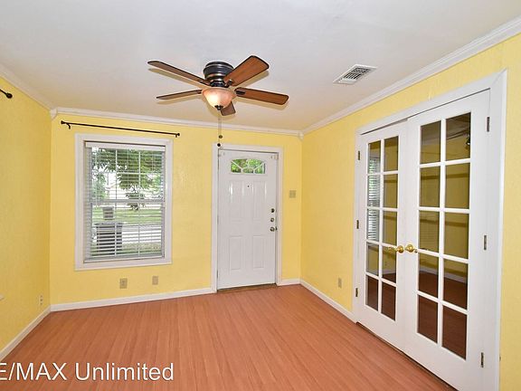 3rd image of 2176 W Laurel