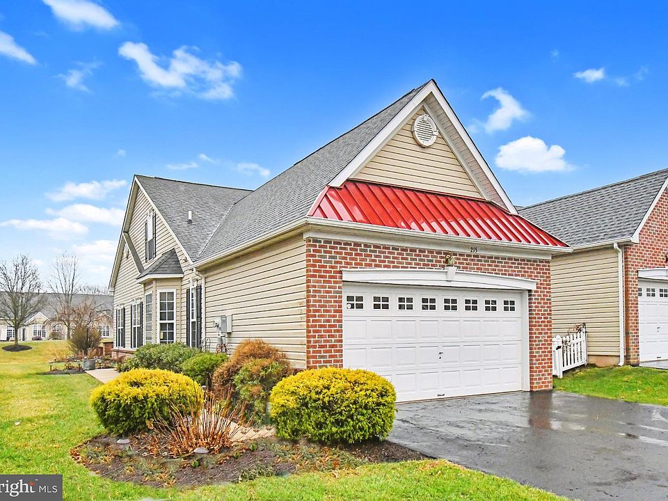1st image of 215 Dorchester Dr