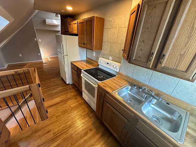 323 South St #B — Photo 3