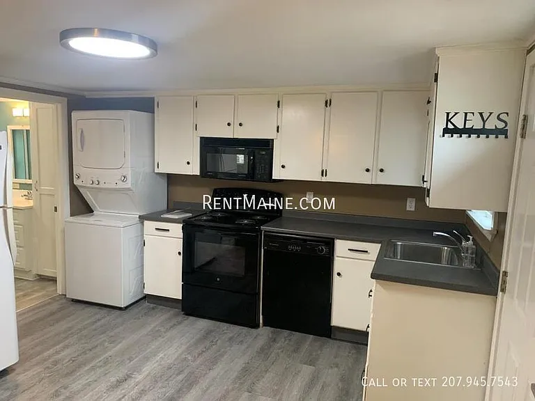 11 Stillwater Ave #A — Photo 2