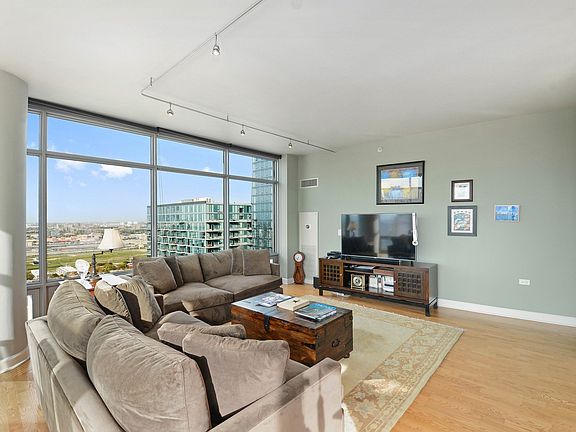 3rd image of 100 14th St #2506