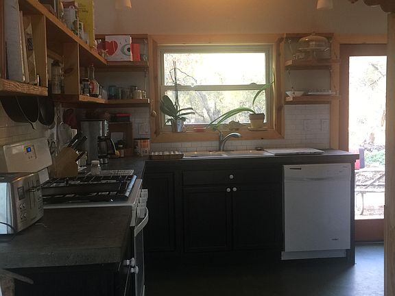 Kitchen &knew appliances