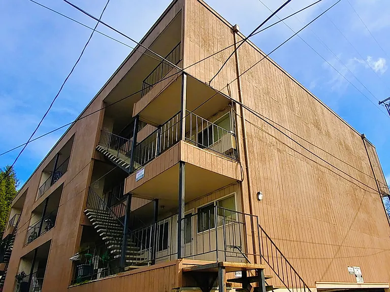 738 E 16th Ave — Photo 6
