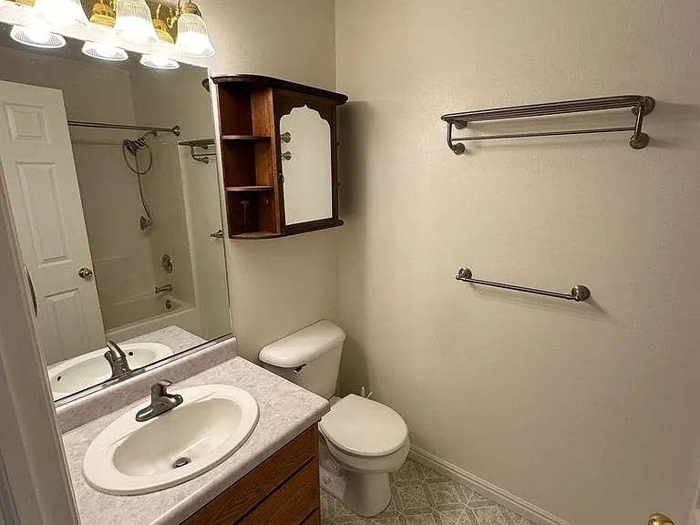 102 N Main St #3 — Photo 7