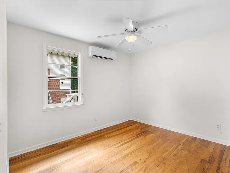 1036 Seymour Ave #A — Photo 8