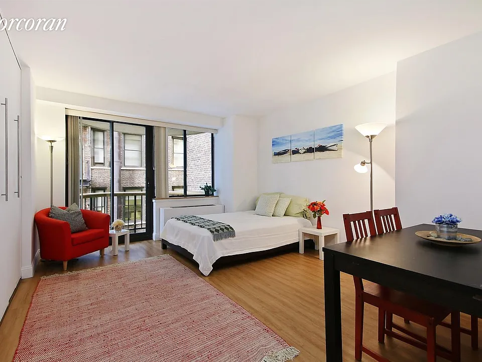 45 E 25th St #9D