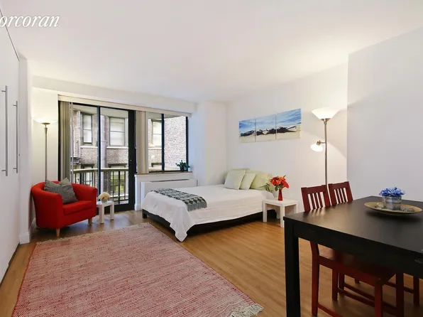 45 East 25th Street image 1 of 7