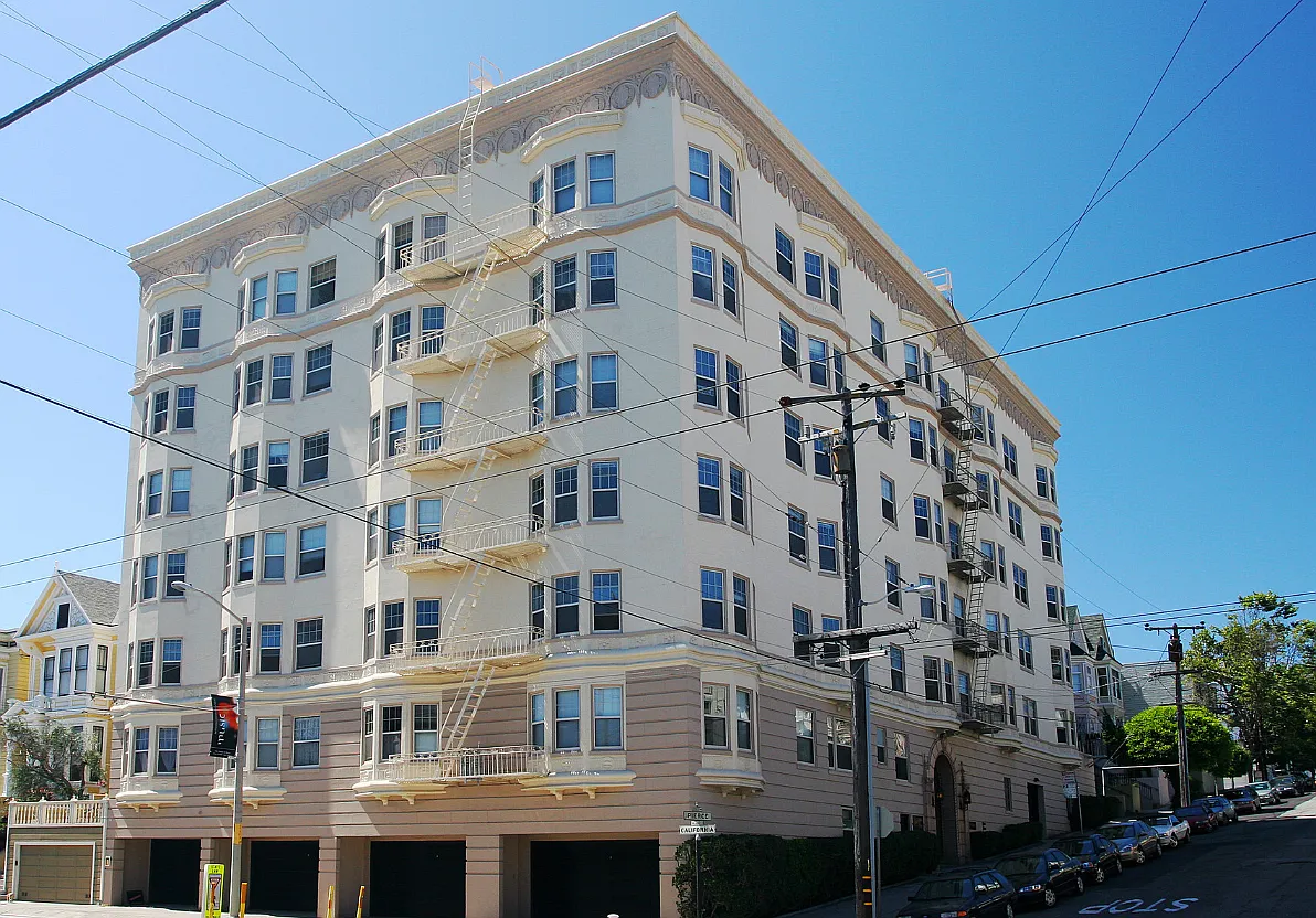 California & Pierce Apartments — Photo 2