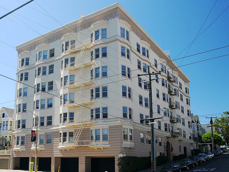 California & Pierce Apartments — Photo 2