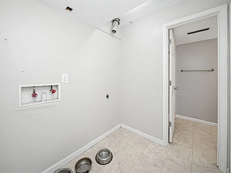 1429 Highland Dr — Photo 34