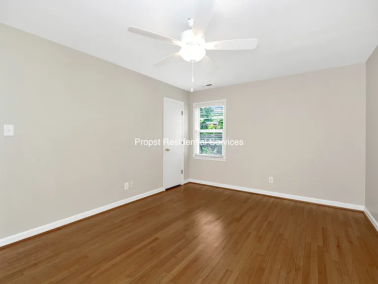 823 Stanhope Dr NE — Photo 21