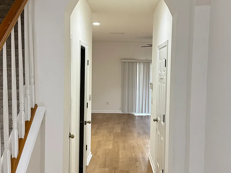 5862 Pavilion Dr — Photo 2