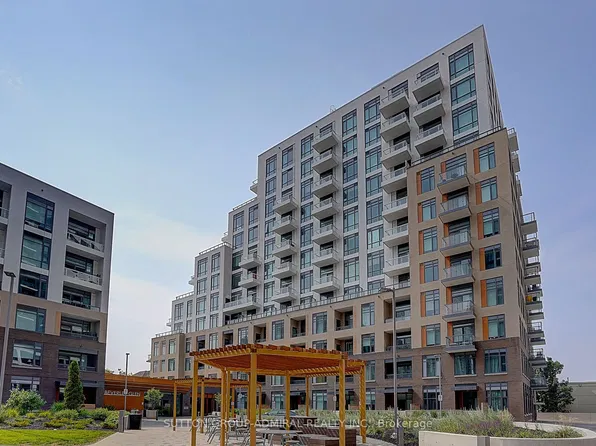 8 Beverley Glen Blvd, Vaughan, ON