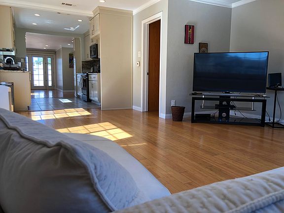 4th image of 15407 S Catalina Ave