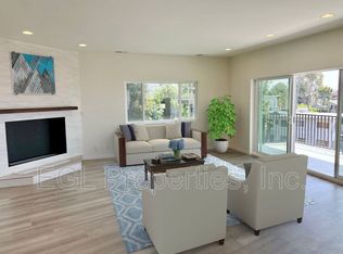 2038 N Sycamore Ave, Los Angeles, CA 90068