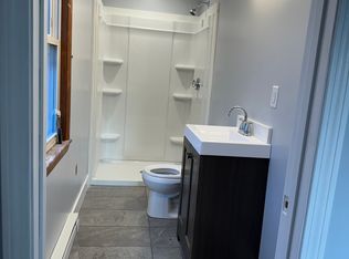 93 Franklin St #3, Derry, NH 03038