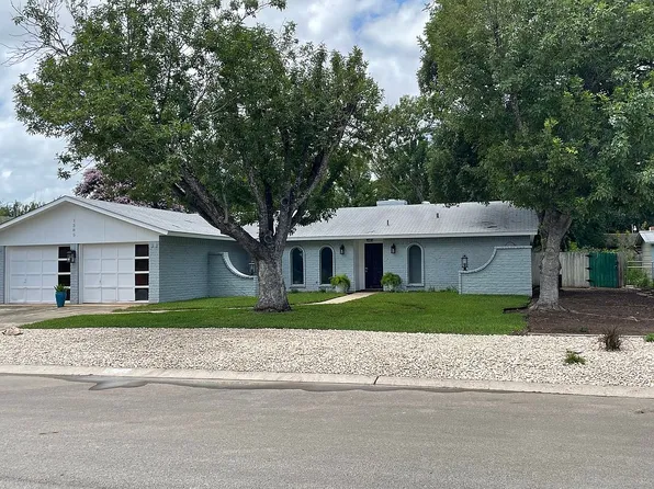 1385 Poppy Ln, New Braunfels, TX 78130