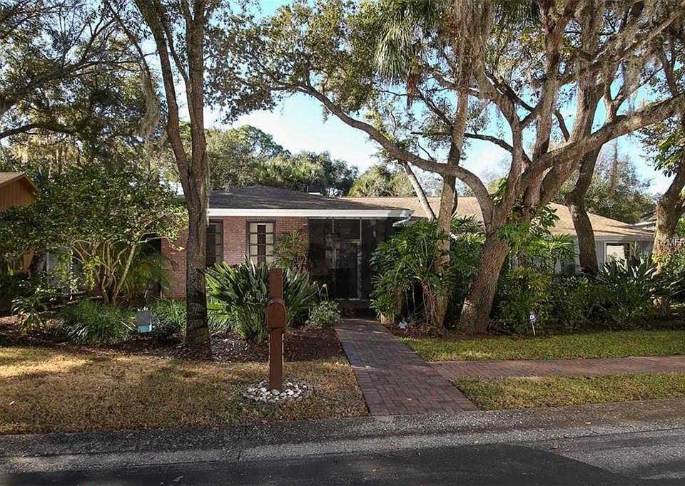 1st image of 808 Hampton Wood Ct