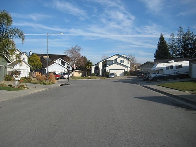 2nd image of 1249 Willow Ct