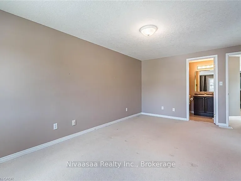 110 Activa Ave #D21 — Photo 19