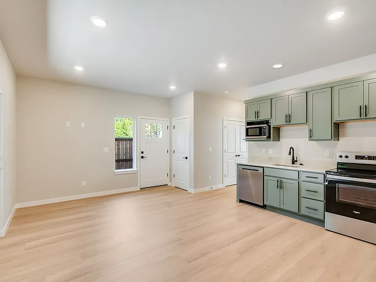 16901 SW 132nd Ter — Photo 4