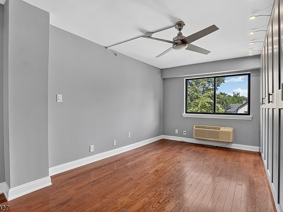2nd image of 60 Parkway Dr E APT 4JJ