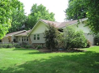 20 Country Ln, Mattoon, IL 61938
