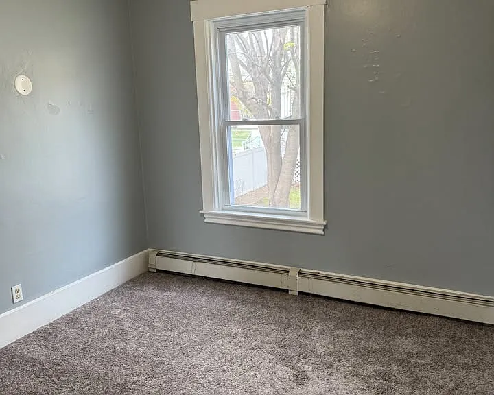 162 Nichols St #1 — Photo 2
