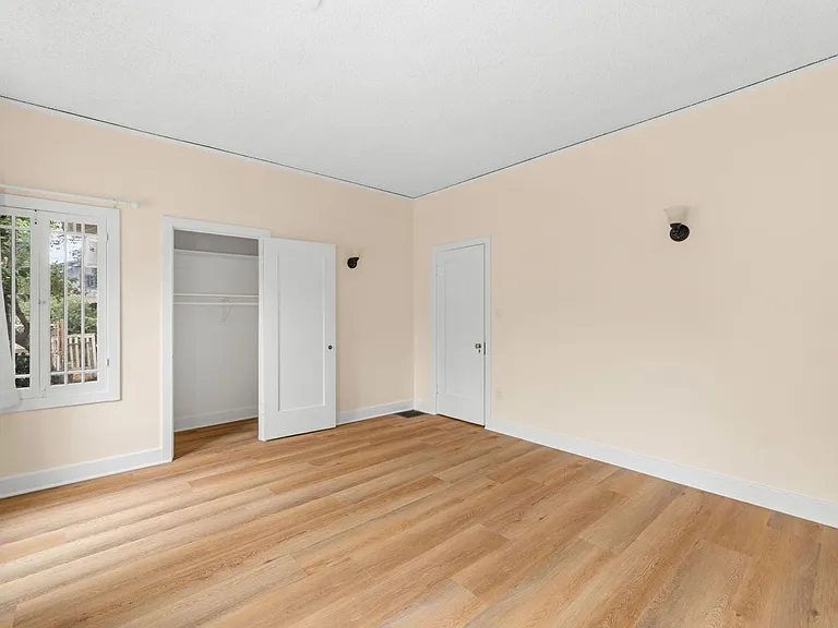 507 N Vine Ave — Photo 16