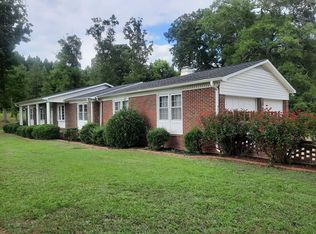 8 Carver St, Due West, SC 29639