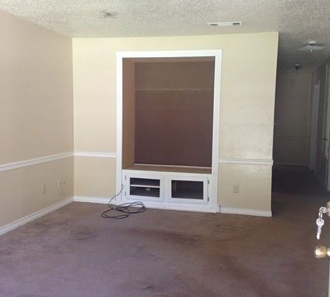 2nd image of 7128 Karen St