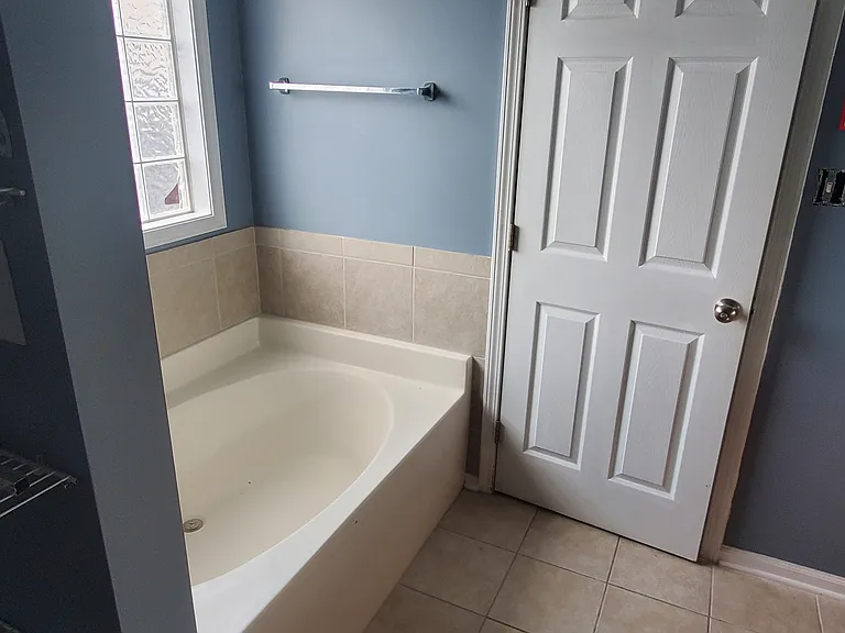 Master Garden Tub