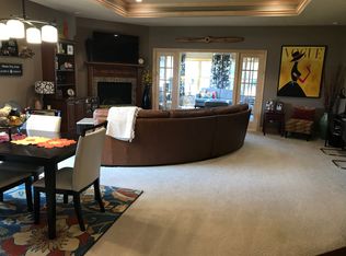 64 Creekside Ct, Mason City, IA 50401