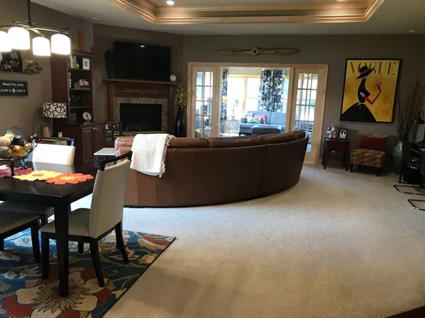 64 Creekside Ct, Mason City, IA 50401