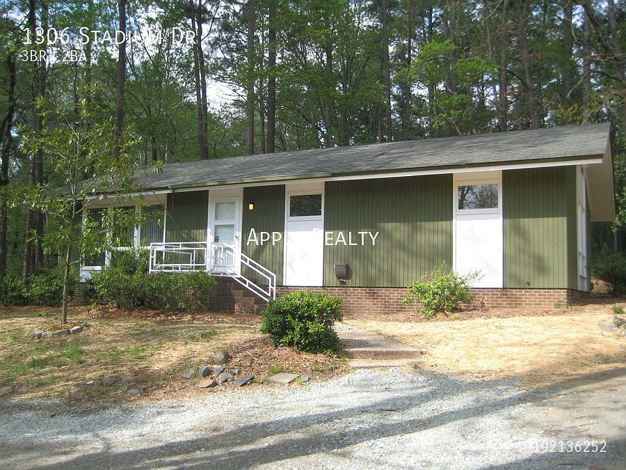 1st image of 1306 Stadium Dr