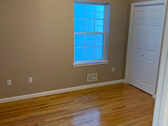 4th image of 80 Roosevelt Ave #1
