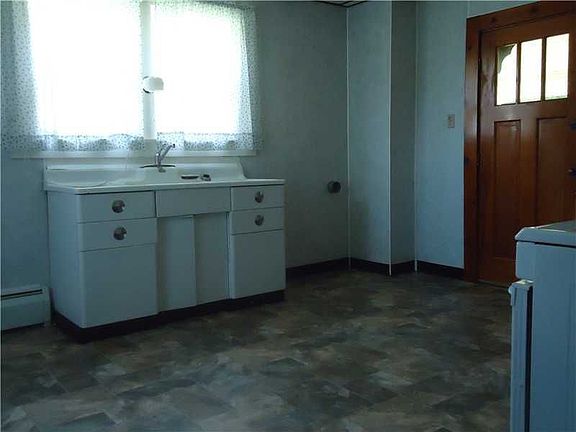 2nd image of 50 Campbell St